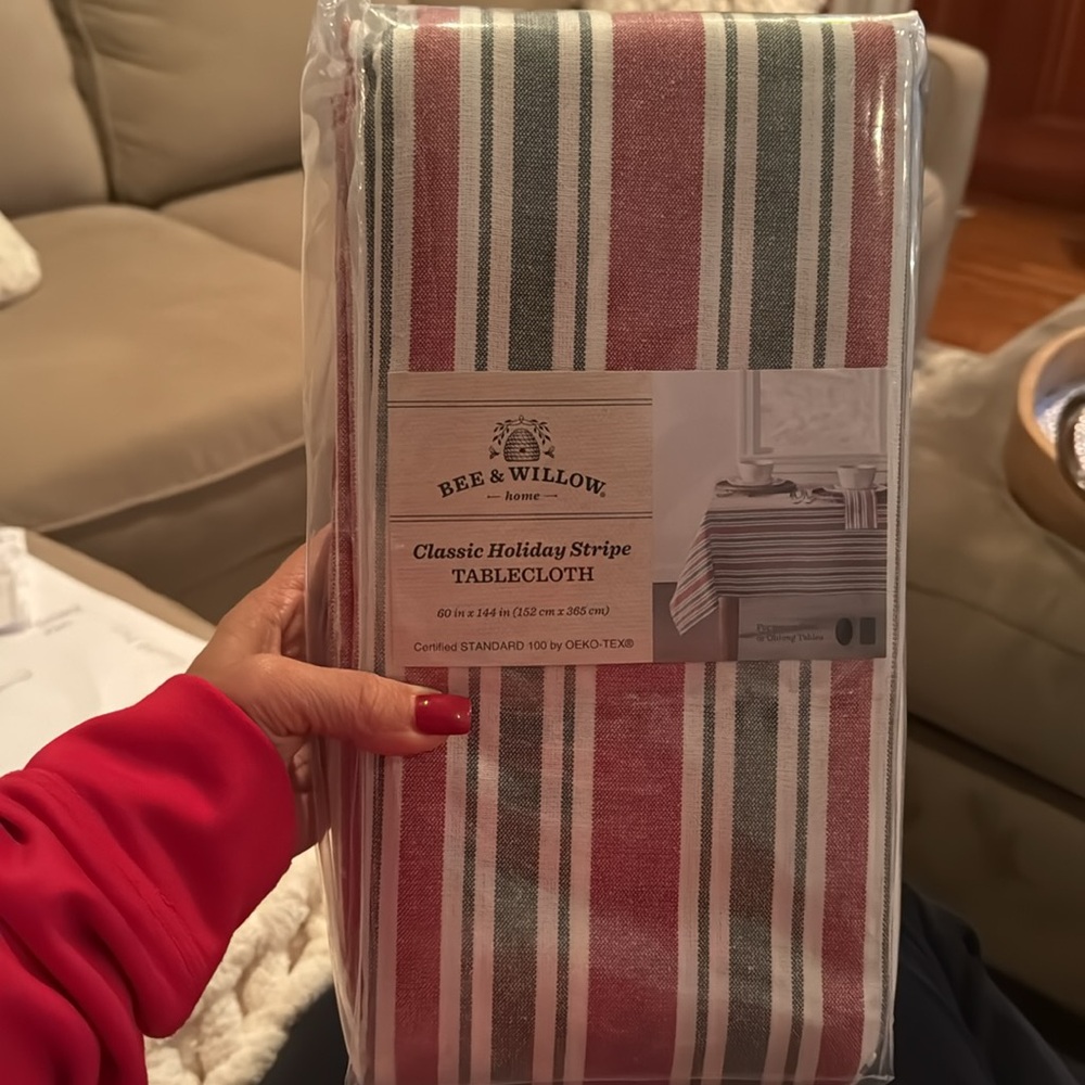 BEE & WILLOW CHRISTMAS STRIPED TABLECLOTH 60 X 144 OBLONG - Picture 3 of 4
